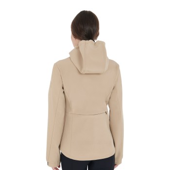 VESTE SOFTSHELL POUR FEMME COUPE SLIM AVEC POCHES DISSIMULÉES