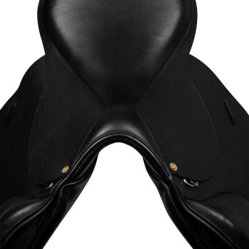 SELLE DE SAUT EN CUIR FRANÇAIS MARTELÉ